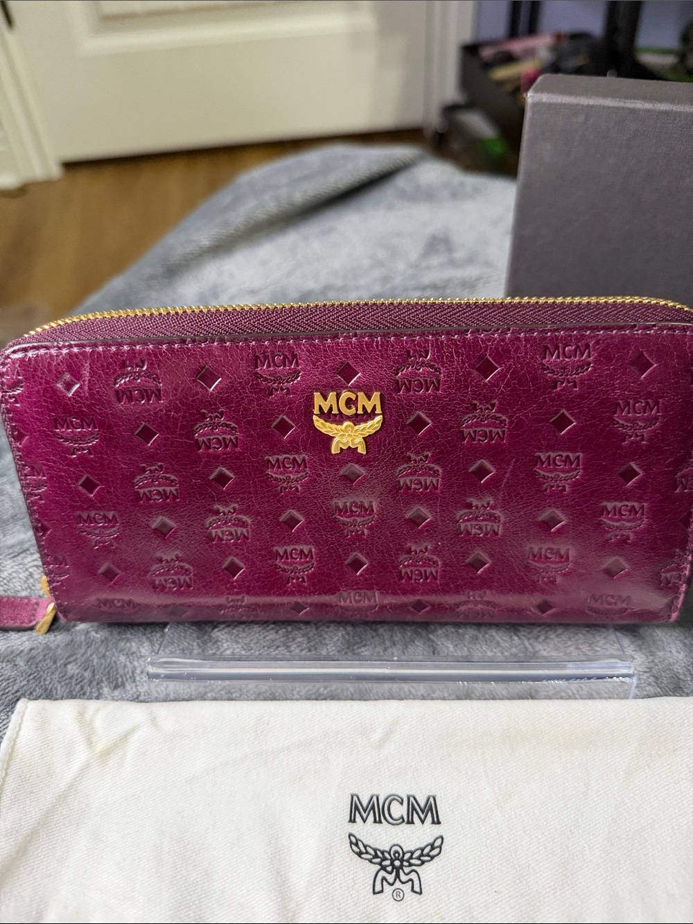 MCM Women's Purple Zip-Around Logo Embossed Wallet Full Inclusion - Picture 2 of 6